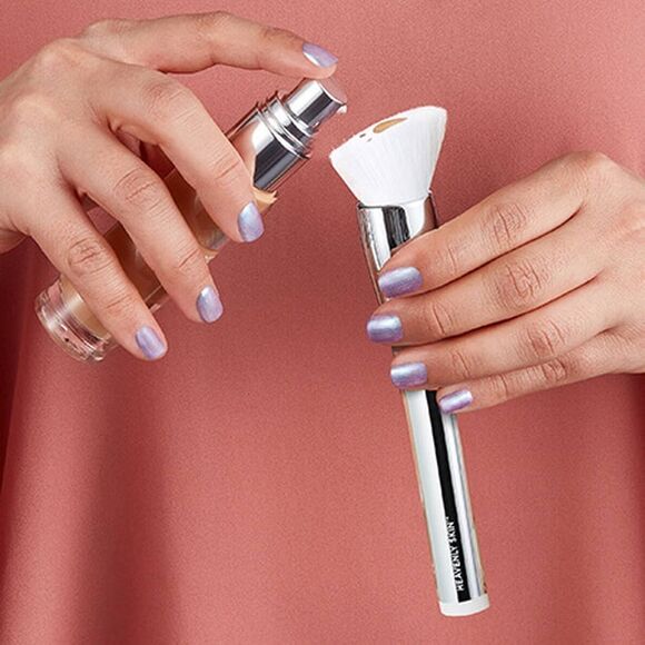 IT Cosmetics Heavenly Skin Skin-Smoothing Complexion Brush #704 - Picture 4 of 4